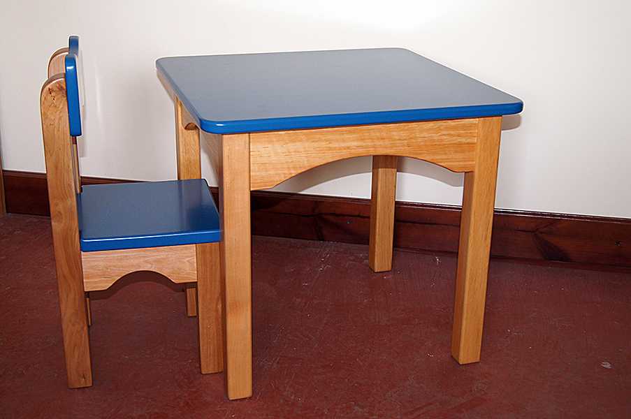 Деревянные столы: преимущества и недостатки