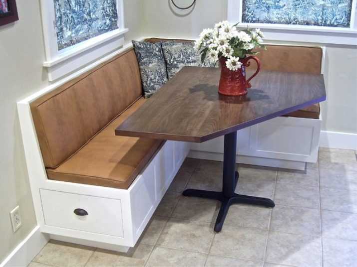 Скамья на кухню является популярным видом кухонной мебели. Выбираем скамейку с ящиком для маленькой кухни. Каковы особенности прямых моделей В чём заключается преимущество моделей со спальным местом