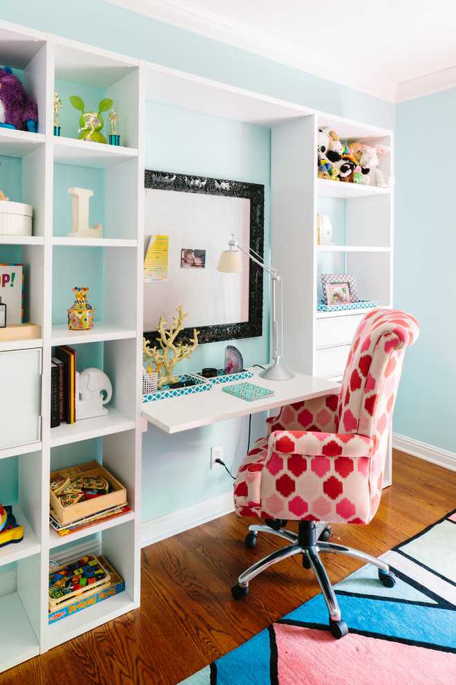 Стеллажи в детскую комнату (62 фото): для школьников и подростка, белый стеллаж со столом для ребенка и полуоткрытый шкаф-стеллаж, другие