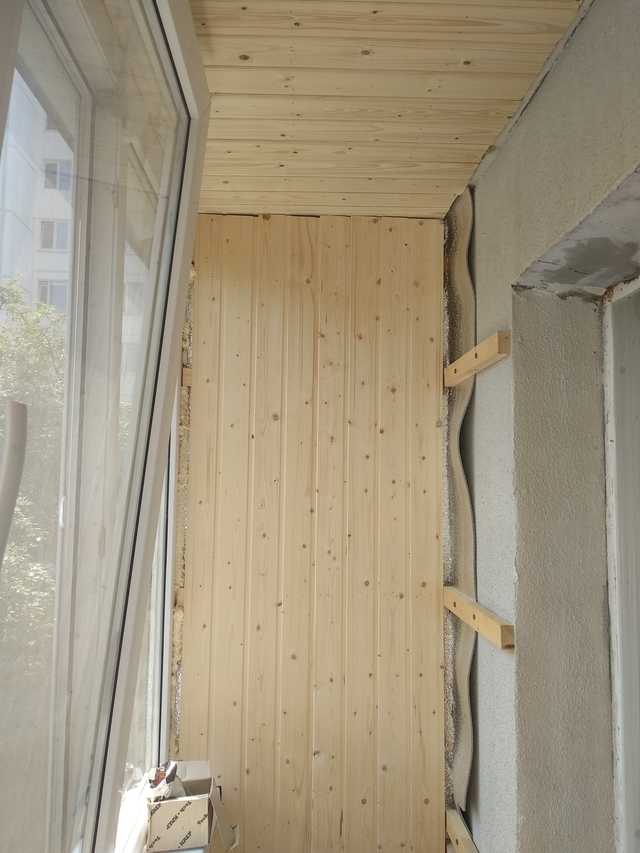 Отделка балкона вагонкой своими рукам: обработка, монтаж + покраска