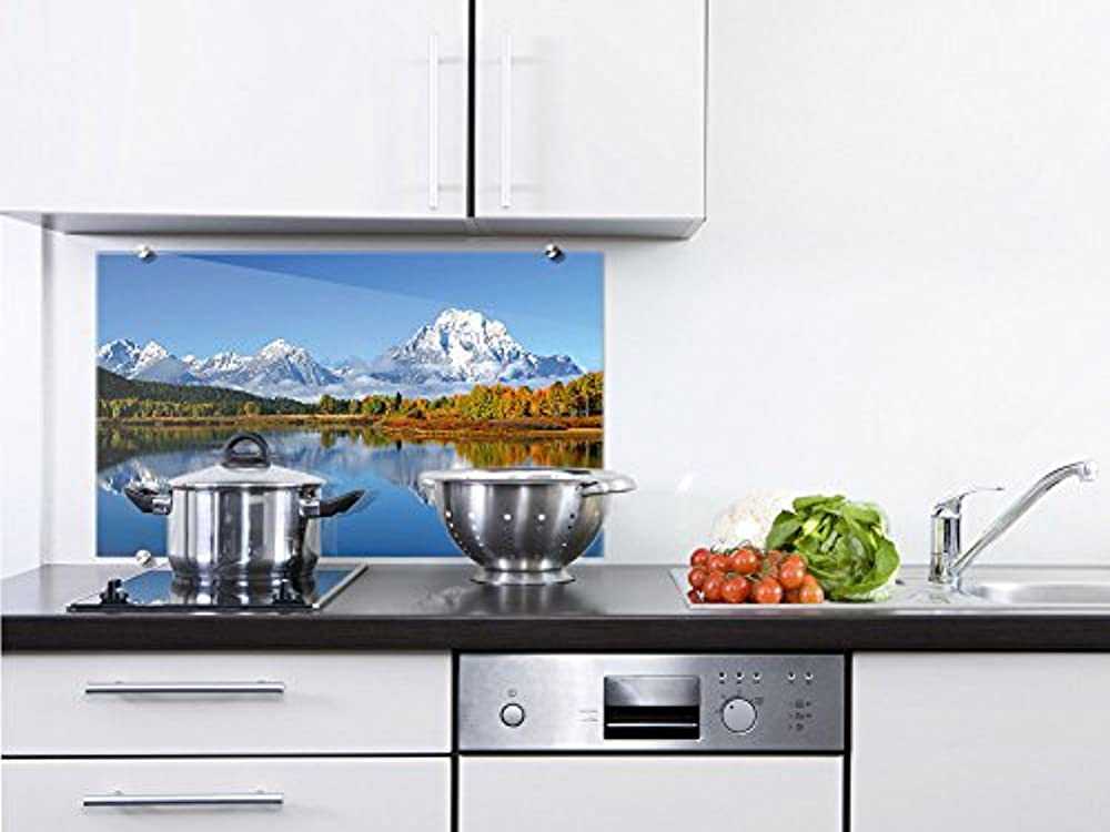 Кухонный экран: какой материал выбрать