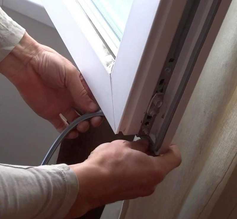 Как приклеить уплотнитель на входную металлическую дверь самостоятельно