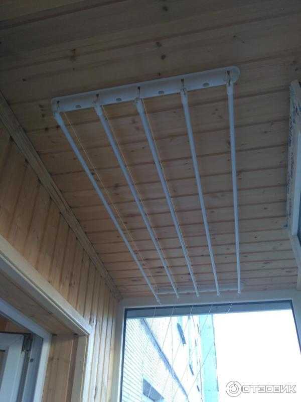 Потолочные сушилки для белья на балкон (47 фото): как установить балконные вешалки для сушки? подвесные системы из бельевых веревок и другие, отзывы