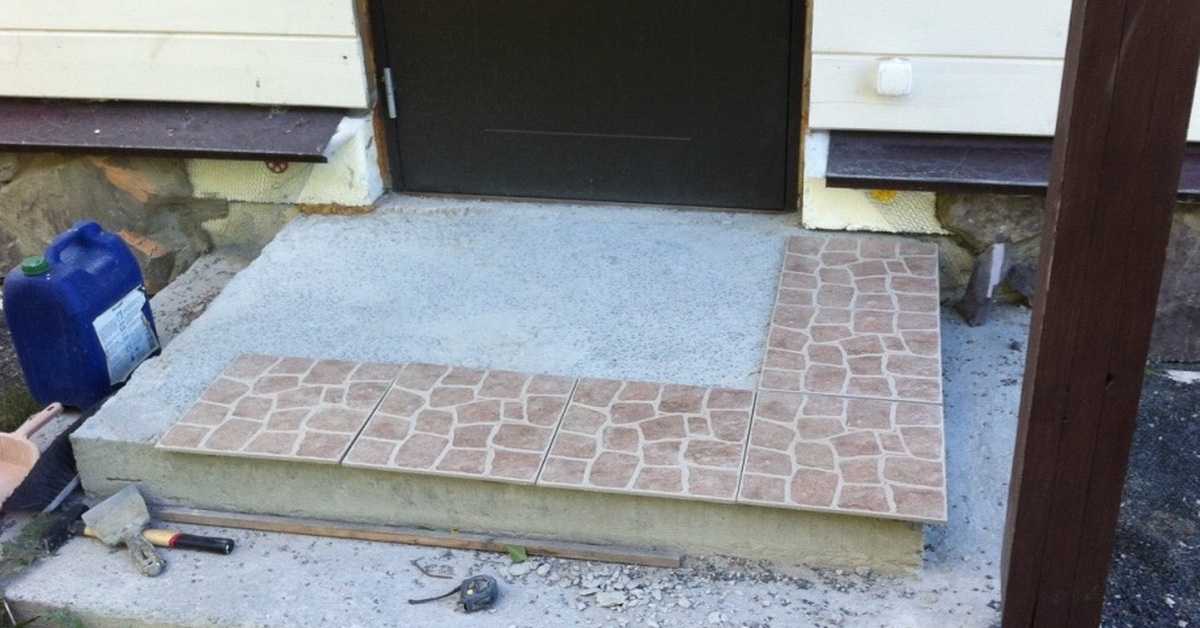 Рекомендации по установке и отделке дверного порога у межкомнатных металлических алюминиевых дверей