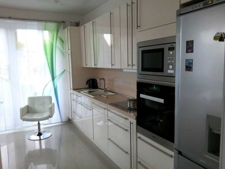 Кухни угловые на 9 кв. метров с холодильником (57 фото): дизайн в хрущевке на 12, 4, 7 и 8 кв. м
