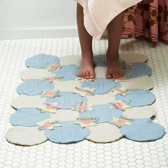 Как сделать коврик своими руками для ванной: идеи для усидчивых и советы для ленивых