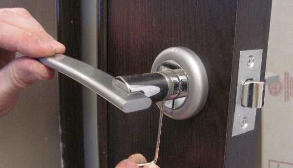 Как отремонтировать металлические входные двери своими руками