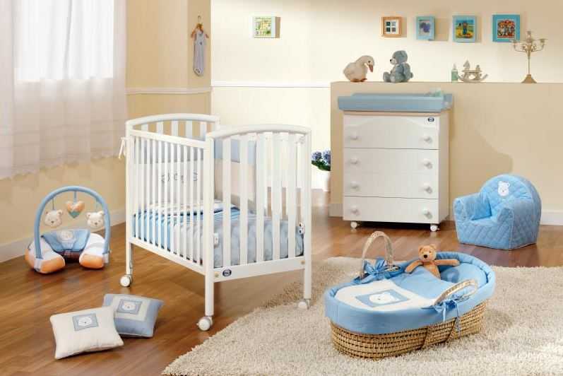 Как выбрать кроватку-манеж для новорожденных?