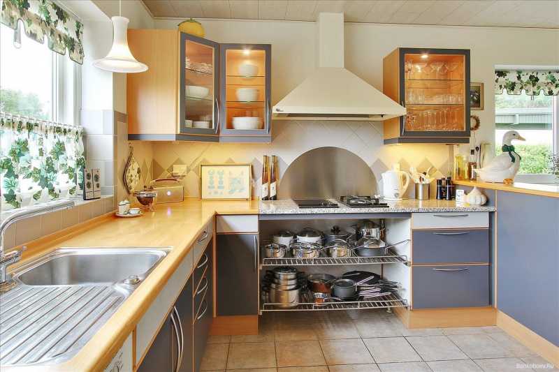 Дизайн интерьера маленькой кухни: обстановка, стили оформления - современный, кантри, лофт, визуальное увеличение, цветовые решения | ileds.ru