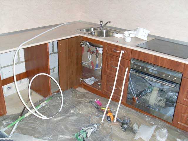 Стиральная машина на кухне: плюсы, минусы установки и размещение