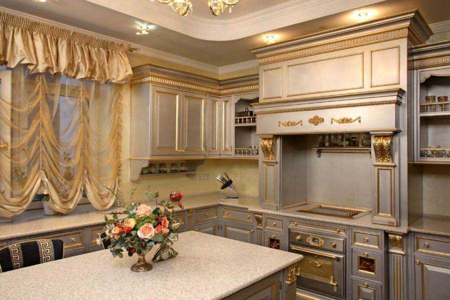 Светлая кухня с патиной в стиле классика (54 фото): дизайн классической кухни с золотой или серебряной патиной в интерьере в белом цвете и в других тонах