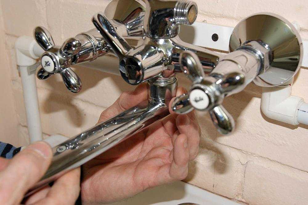 Капает кран в ванной: как починить? почему течет вода из смесителя, протекает однорычажный вариант, что нужно делать