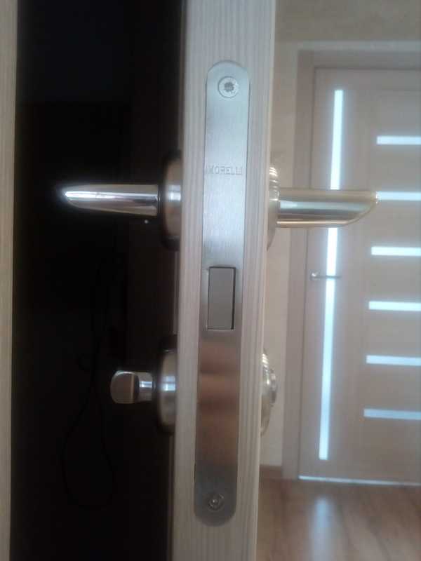 Магнитный замок на входную дверь: установка электромагнитного замка с картой на стеклянные, металлические и деревянные двери без сверления