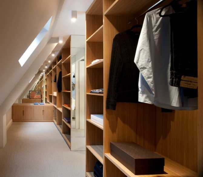 Гардеробная в квартире – удобное пространство для хранения одежды и других вещей Ее можно обустроить в нише однокомнатной квартиры, на лоджии Каковы же должны быть размеры гардеробной комнаты