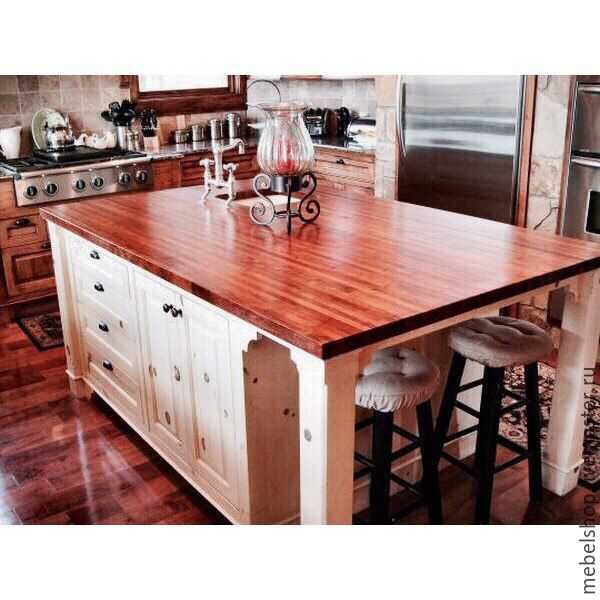 Кухонный стол из дерева