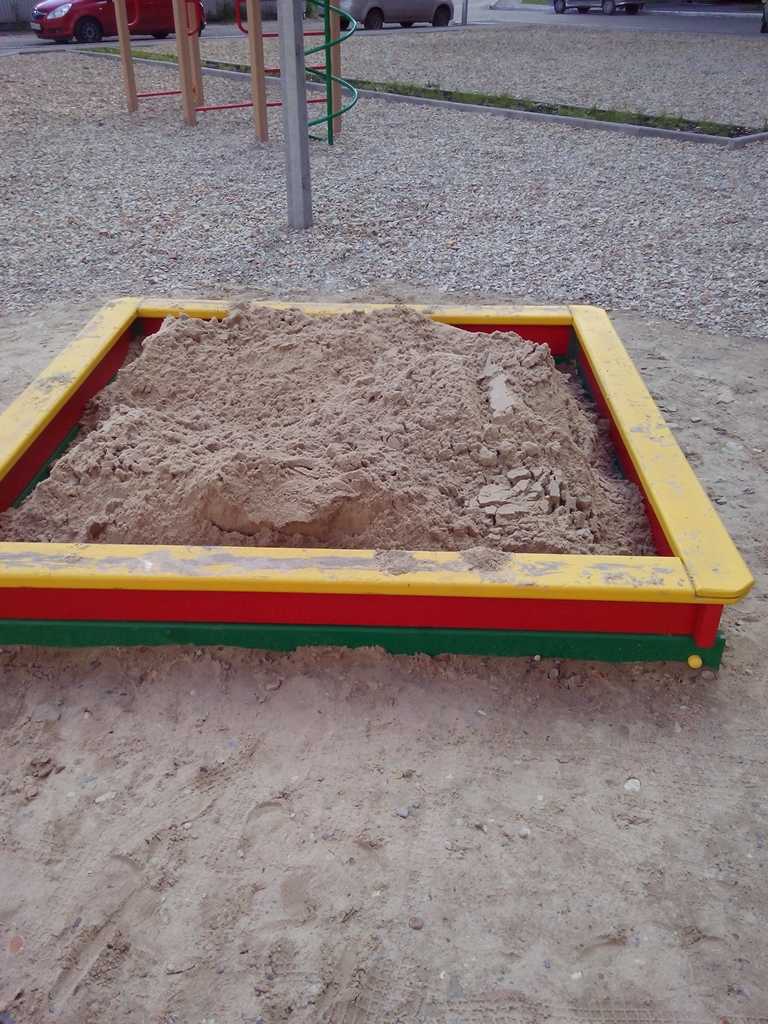 Как сделать песочницу из разных материалов и каким песком наполнить