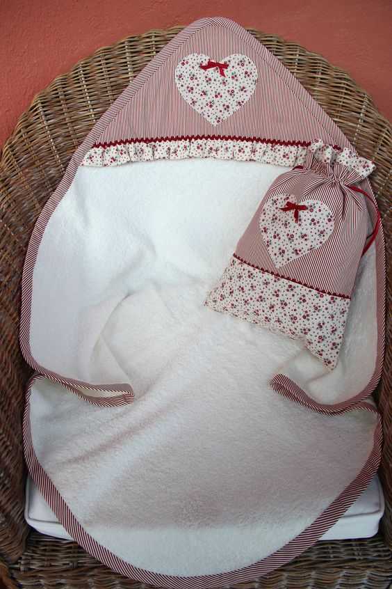 Банное полотенце с уголком для новорожденных после купания